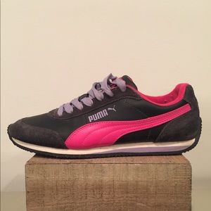 $10 SALE! Old school Puma Women’s Sneakers